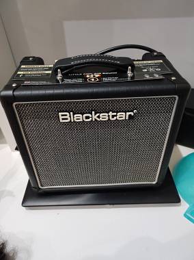 Blackstar Ht1 mkII provato un paio di volte in casa come n...o!