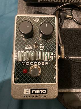 Electro Harmonix nano IRON LUNG vocoder