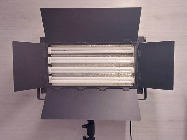 Illuminatore da studio a forcella ON-AIR