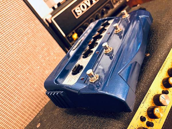 Line6 MM4 modulazione digitale mod. con manopola espressione da Effetti di Clara