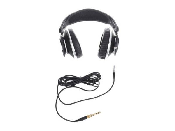 Akg K-812