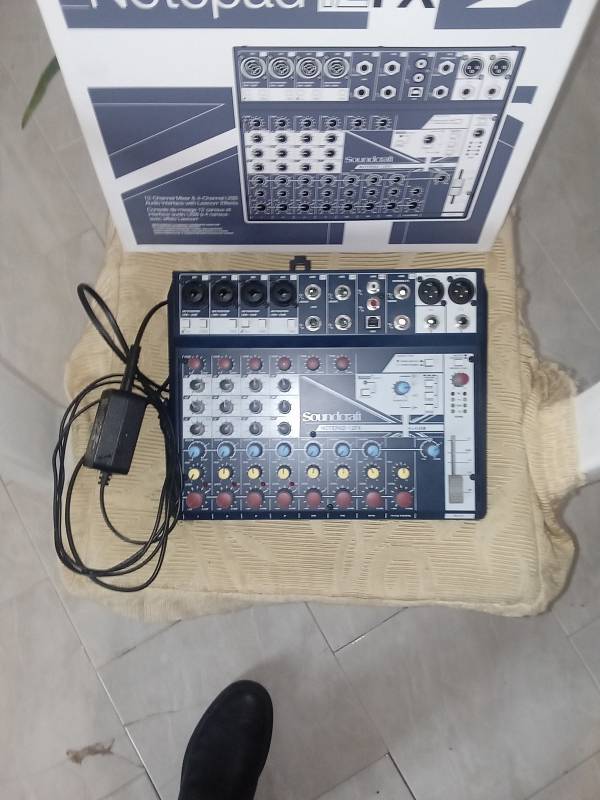Soundcraft Notepad fx 12